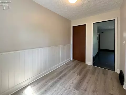 210 High St, Elyria, OH 44035 photo 20
