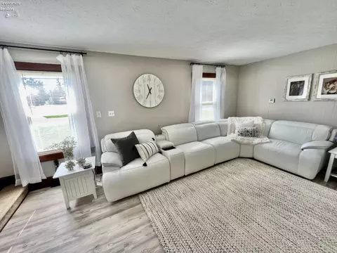 1015 S Main St, Huron, OH 44839 photo 6