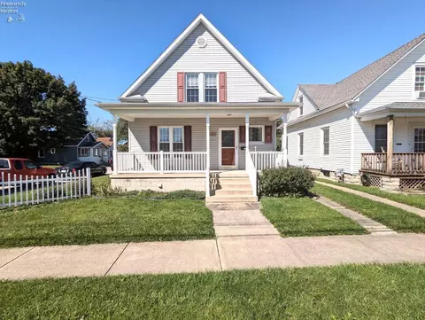 1521 Carr St, Sandusky, OH 44870