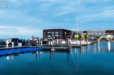 401 W Shoreline Dr #141, Sandusky, OH 44870