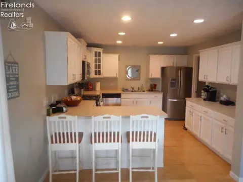 1131 Meadowview Rd, Willard, OH 44890 photo 5