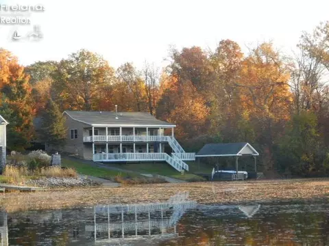 1131 Meadowview Rd, Willard, OH 44890