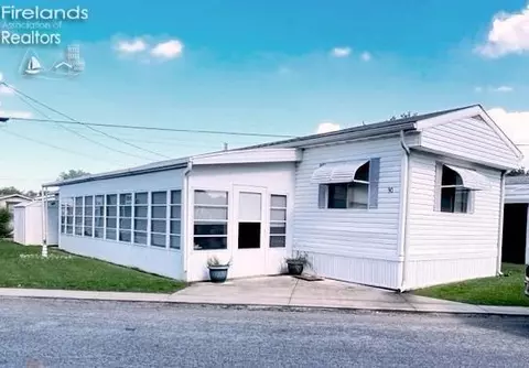 8175 North Shr #90, Marblehead, OH 43440
