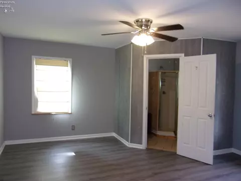 380 E Maple St, Clyde, OH 43410 photo 11