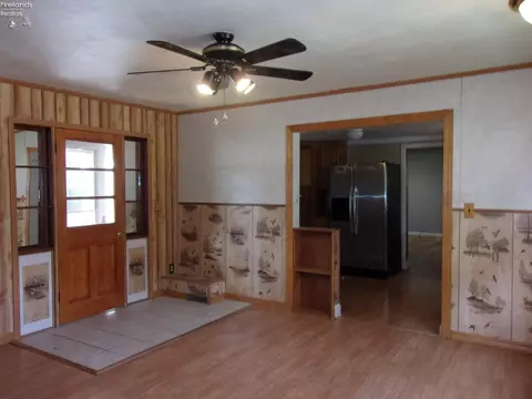 380 E Maple St, Clyde, OH 43410 photo 3
