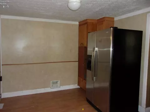 380 E Maple St, Clyde, OH 43410 photo 7