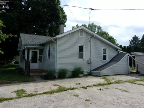 380 E Maple St, Clyde, OH 43410 photo 2