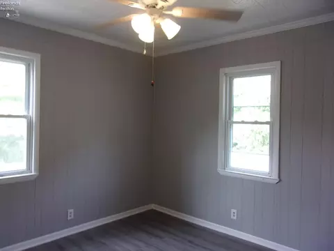 380 E Maple St, Clyde, OH 43410 photo 9