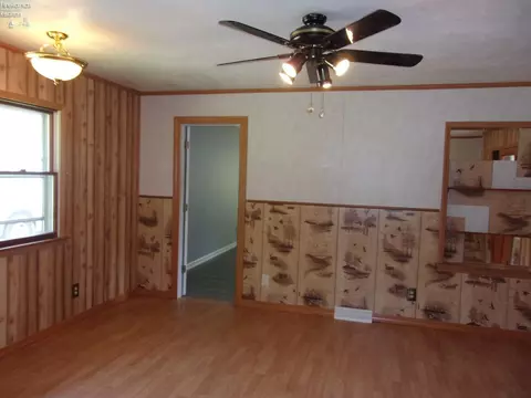 380 E Maple St, Clyde, OH 43410 photo 4