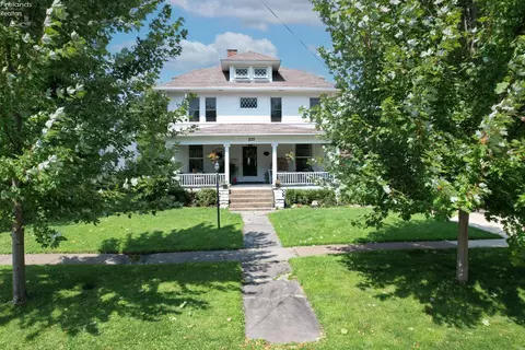 217 Center St, Huron, OH 44839 photo 3