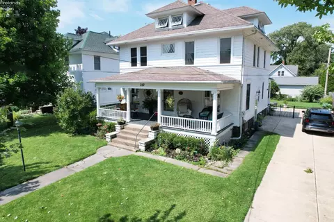 217 Center St, Huron, OH 44839