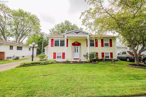 1918 Adrian Cir, Sandusky, OH 44870