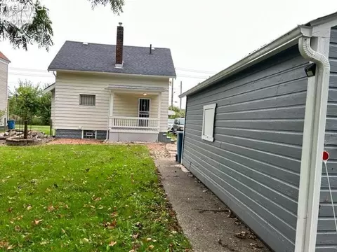827 W 13th St, Lorain, OH 44052