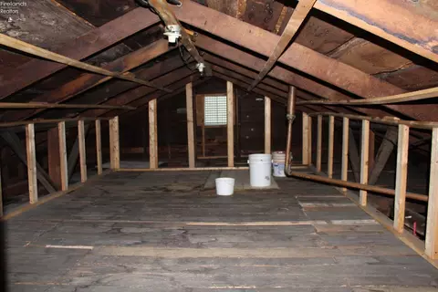 11 E Front St, Milan, OH 44846 photo 15
