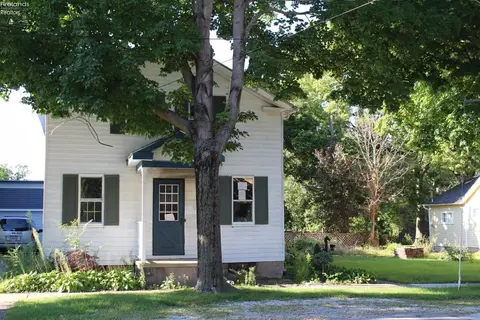 11 E Front St, Milan, OH 44846 photo 2