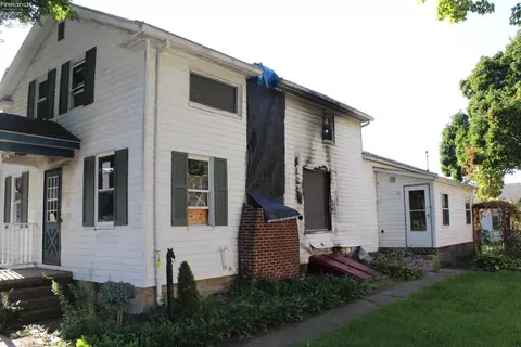 11 E Front St, Milan, OH 44846 photo 4