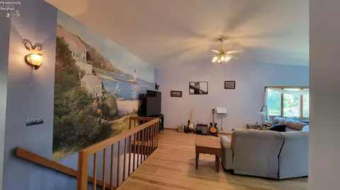 816 Elizabeth Dr, Huron, OH 44839 photo 8