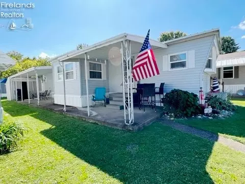 3575 NE Catawba #16, Port Clinton, OH 43452