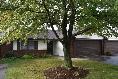 4630 Pinewood Dr #227, Sandusky, OH 44870
