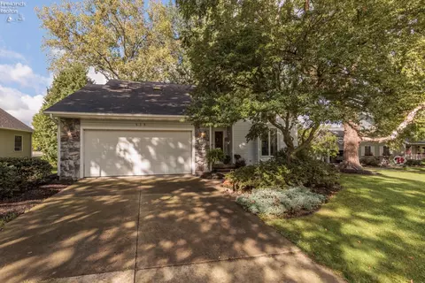 619 N Oakhurst Dr, Huron, OH 44839