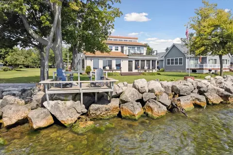 690 Vista, Middle Bass Island, OH 43446