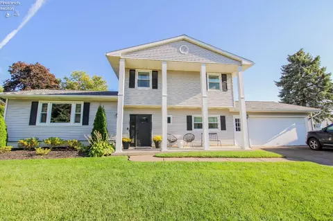 1308 Melody Ln, Sandusky, OH 44870