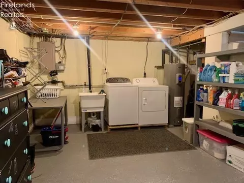 654 Holiday Dr, Willard, OH 44890 photo 27