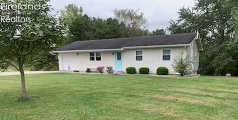 654 Holiday Dr, Willard, OH 44890 photo 3