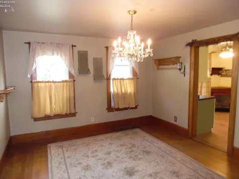 805 Clark St, Willard, OH 44890 photo 8