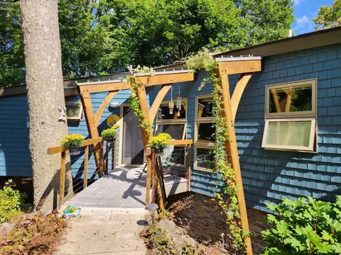 1214 Prairie St, Marblehead, OH 43440