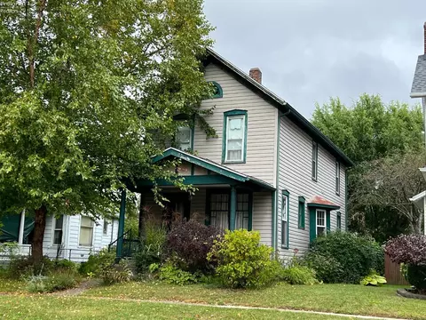 1034 Hayes Ave, Fremont, OH 43420