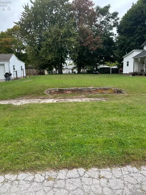 129 Fall Street St, Fostoria, OH 44830