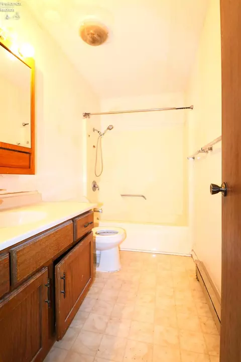 419 Brinker St, Bellevue, OH 44811 photo 10