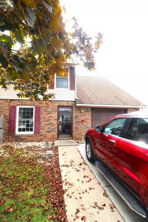 419 Brinker St, Bellevue, OH 44811 photo 2