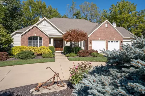 4291 E Chatham Dr, Port Clinton, OH 43452