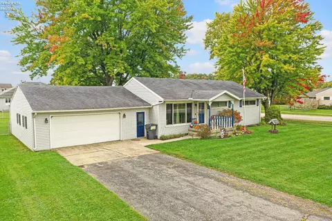 1003 E Cole Rd, Fremont, OH 43420
