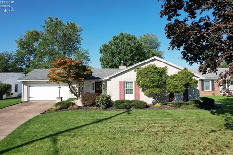 912 Lee Ave, Port Clinton, OH 43452