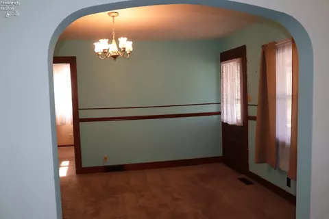 30 Baker St, Norwalk, OH 44857 photo 3