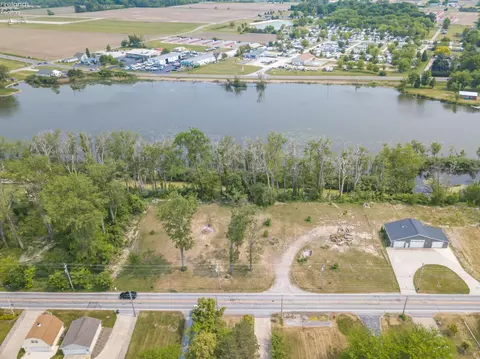 2278 E Sand Rd, Port Clinton, OH 43452