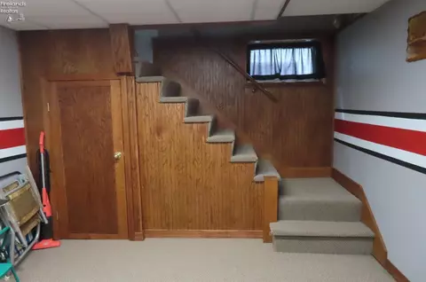 122 Robert Ave, Bellevue, OH 44811 photo 27