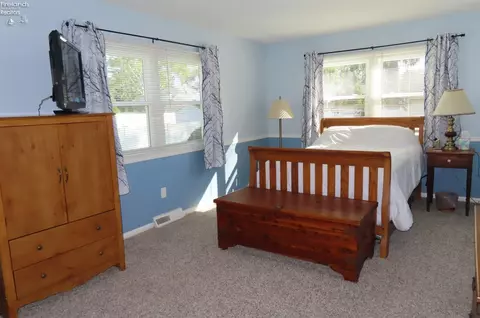 122 Robert Ave, Bellevue, OH 44811 photo 22