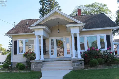 122 Robert Ave, Bellevue, OH 44811 photo 3