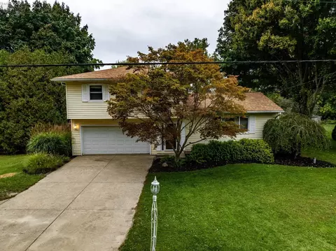 3003 Huron Avery Rd, Huron, OH 44839