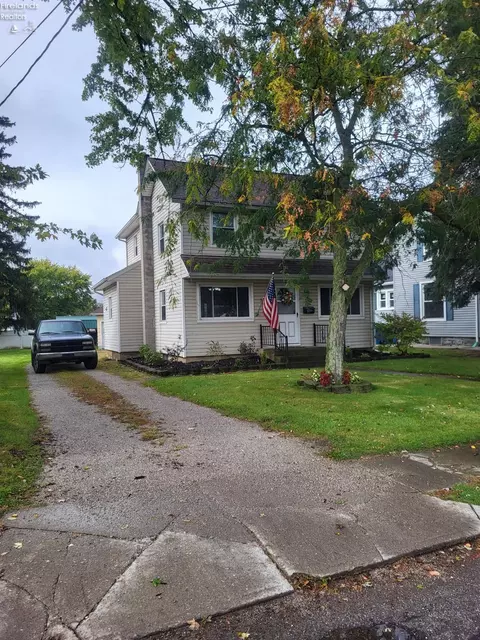 345 High St, Bellevue, OH 44811