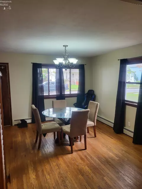 345 High St, Bellevue, OH 44811 photo 9