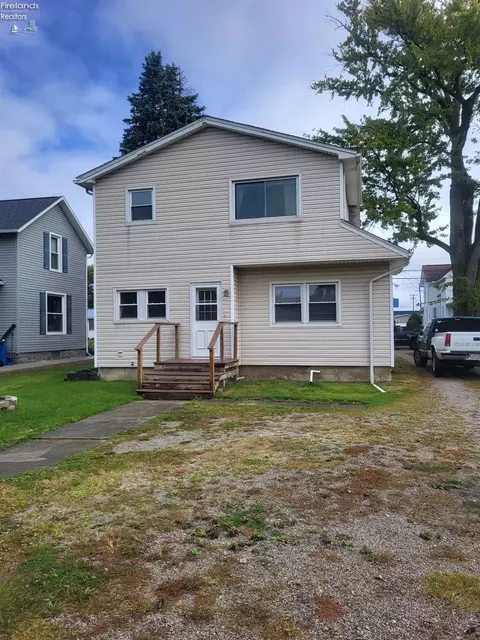 345 High St, Bellevue, OH 44811 photo 3