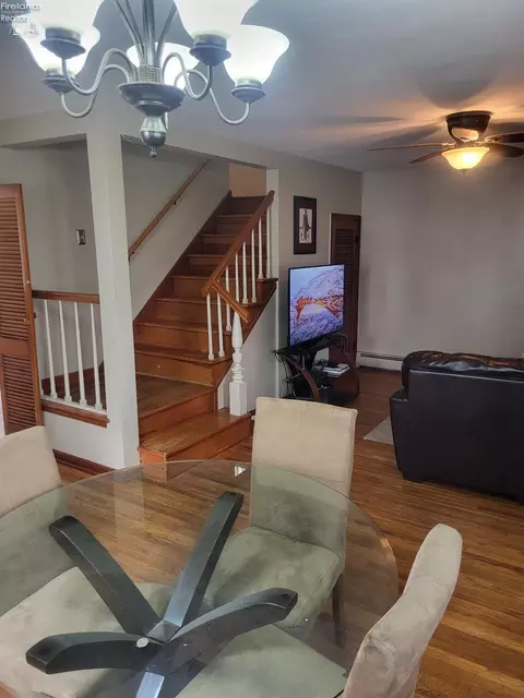 345 High St, Bellevue, OH 44811 photo 5