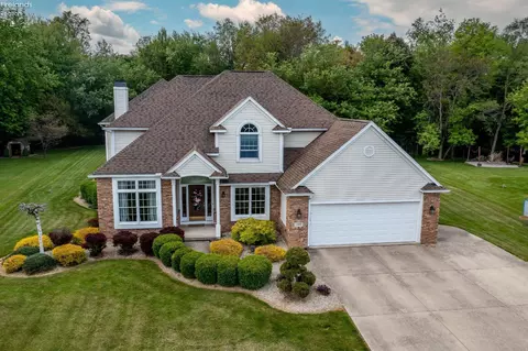 140 Springbrook Dr, Fremont, OH 43420