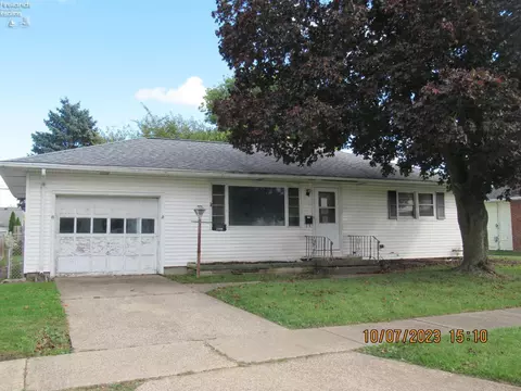 2208 Stahlwood Dr, Sandusky, OH 44870