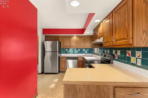 716 Martha Dr, Huron, OH 44839 photo 10